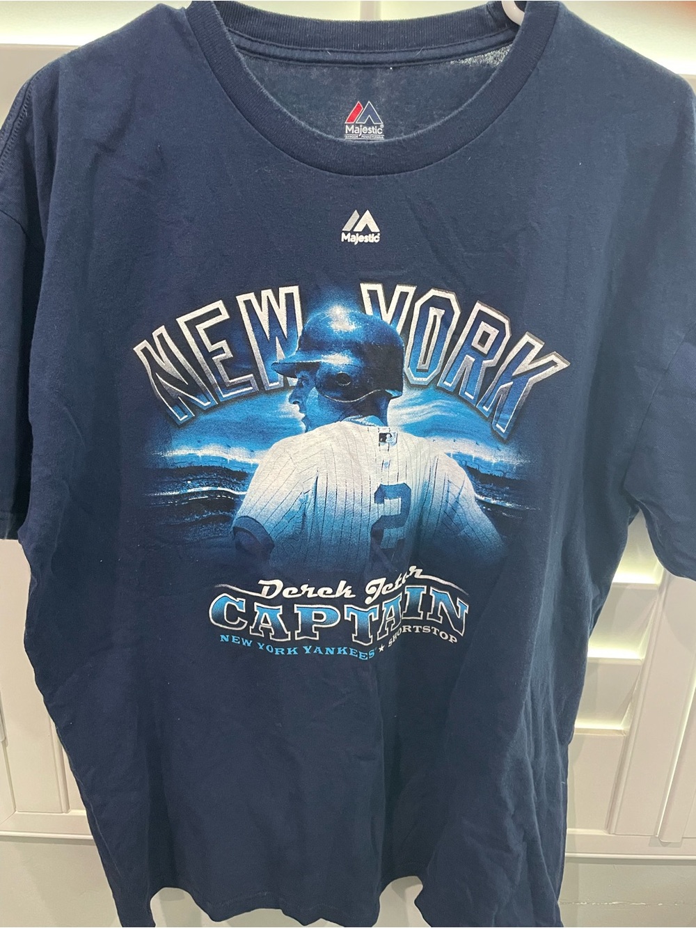 Majestic Navy New York Yankees Derek Jeter Captain Graphic Tee